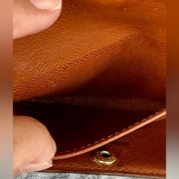 Louis Vuitton Canvas Monogram Key Holder - Picture 6 of 6